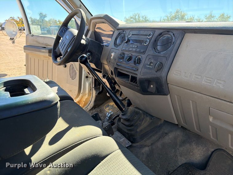 image for item FM7715 2009 Ford F350 Super Duty utility bed pickup truck