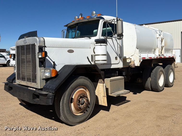 image for item FM7716 1996 Peterbilt 357 water truck