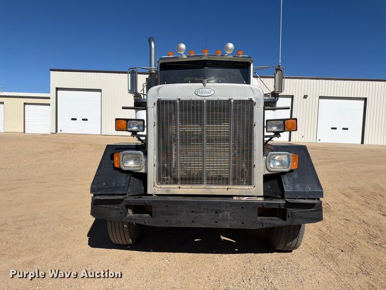 image for item FM7716 1996 Peterbilt 357 water truck