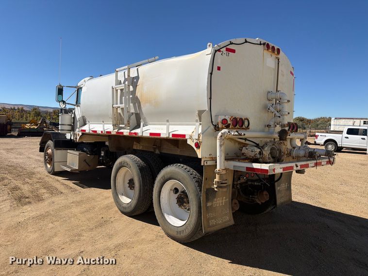 image for item FM7716 1996 Peterbilt 357 water truck