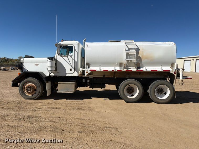 image for item FM7716 1996 Peterbilt 357 water truck