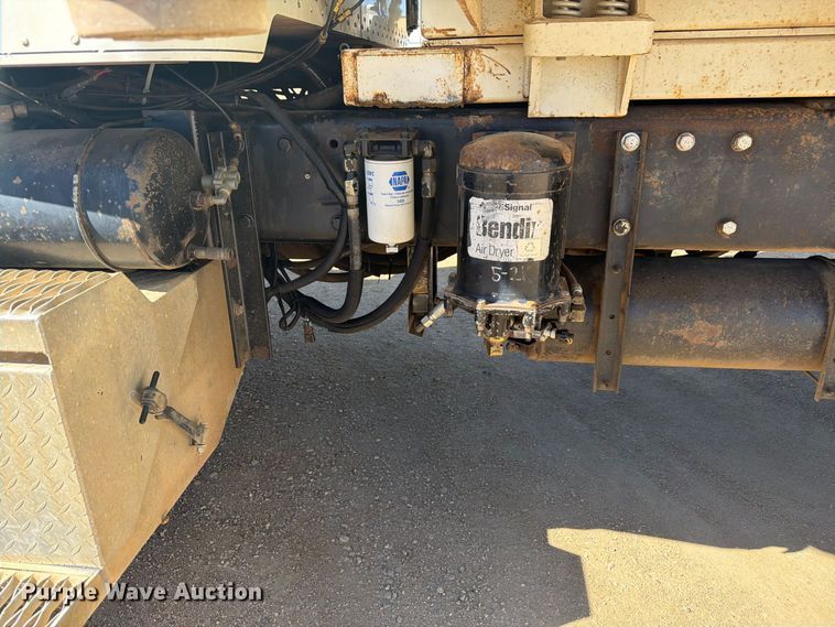 image for item FM7716 1996 Peterbilt 357 water truck