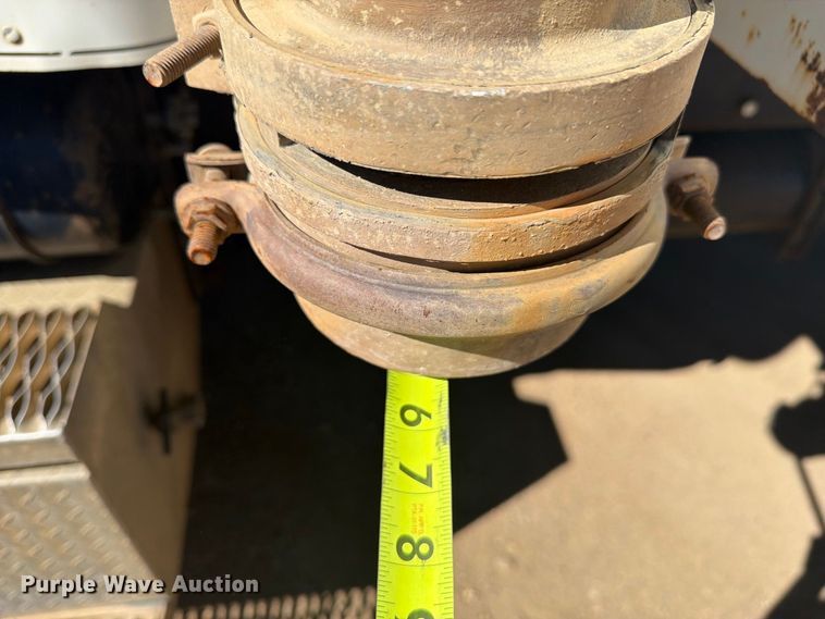 image for item FM7716 1996 Peterbilt 357 water truck