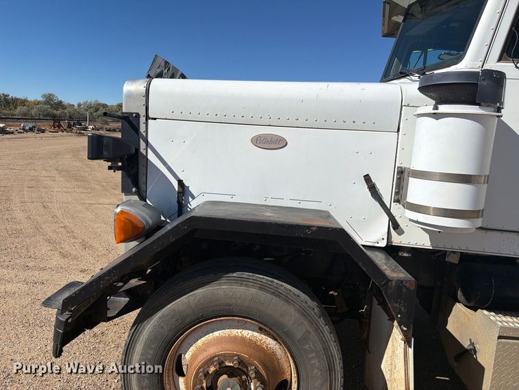 image for item FM7716 1996 Peterbilt 357 water truck