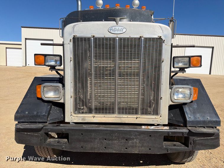 image for item FM7716 1996 Peterbilt 357 water truck