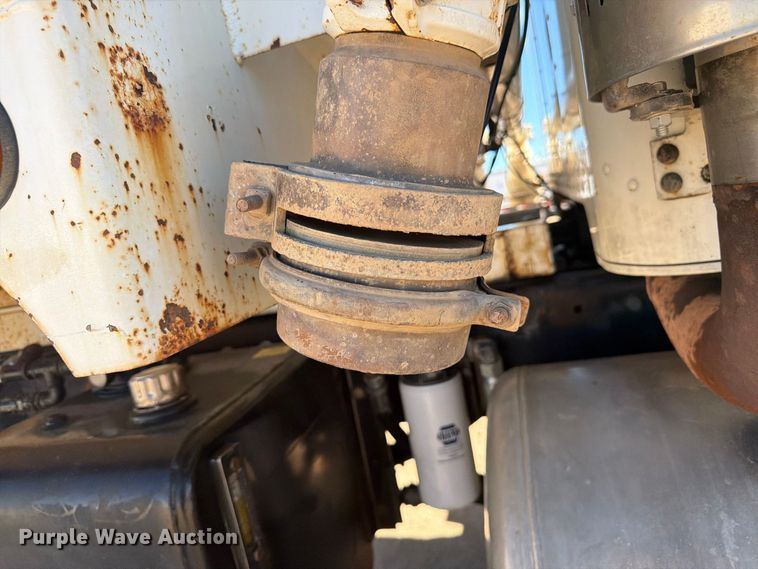 image for item FM7716 1996 Peterbilt 357 water truck