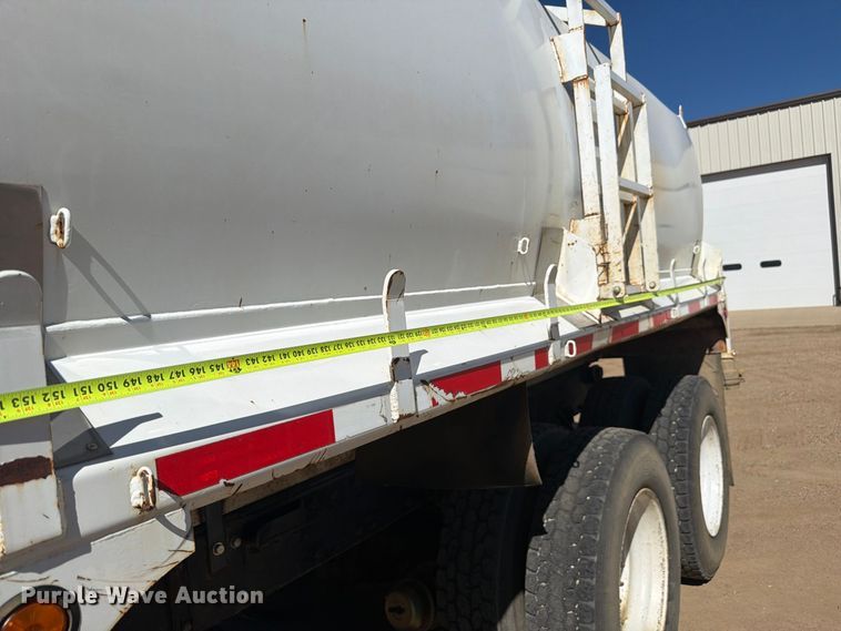 image for item FM7716 1996 Peterbilt 357 water truck
