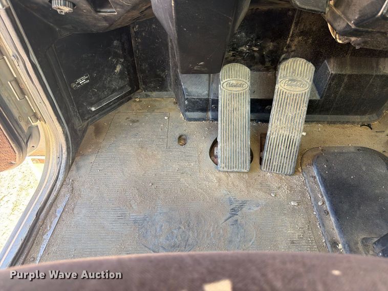 image for item FM7716 1996 Peterbilt 357 water truck