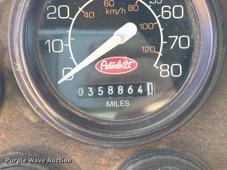 image for item FM7716 1996 Peterbilt 357 water truck