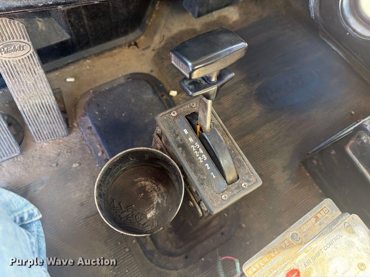 image for item FM7716 1996 Peterbilt 357 water truck