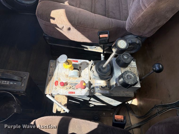 image for item FM7716 1996 Peterbilt 357 water truck