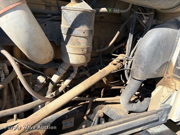 image for item FM7716 1996 Peterbilt 357 water truck