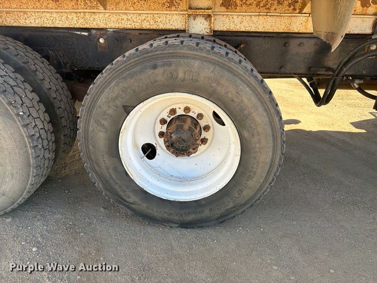image for item FM7716 1996 Peterbilt 357 water truck