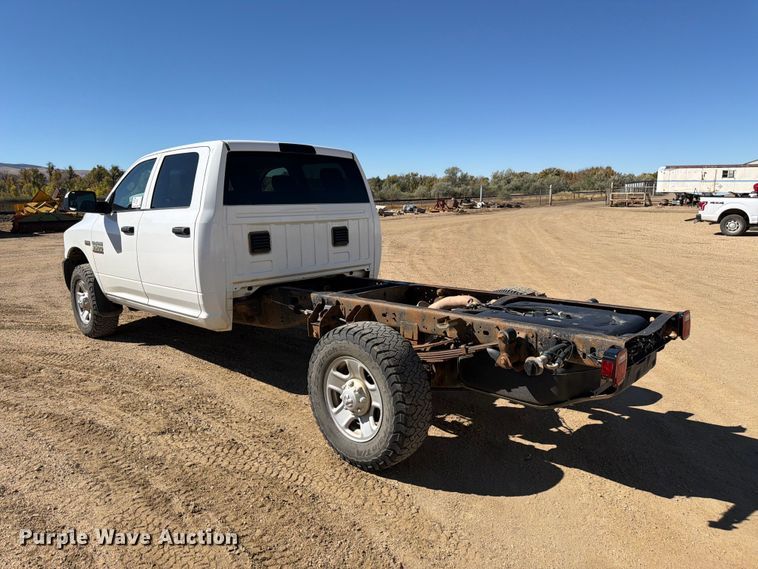 image for item FM7717 2017 RAM 3500 Crew Cab pickup truck cab and chassis