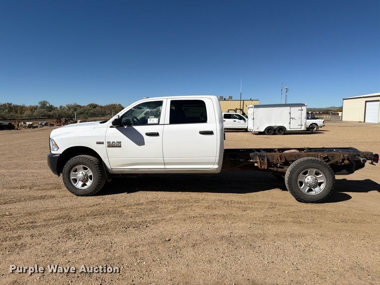 image for item FM7717 2017 RAM 3500 Crew Cab pickup truck cab and chassis