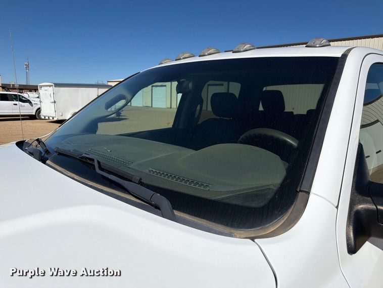 image for item FM7717 2017 RAM 3500 Crew Cab pickup truck cab and chassis