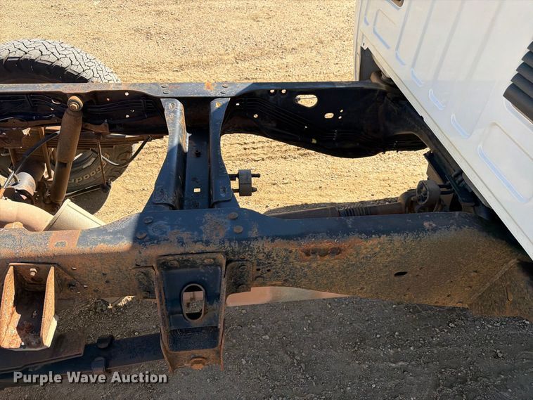 image for item FM7717 2017 RAM 3500 Crew Cab pickup truck cab and chassis