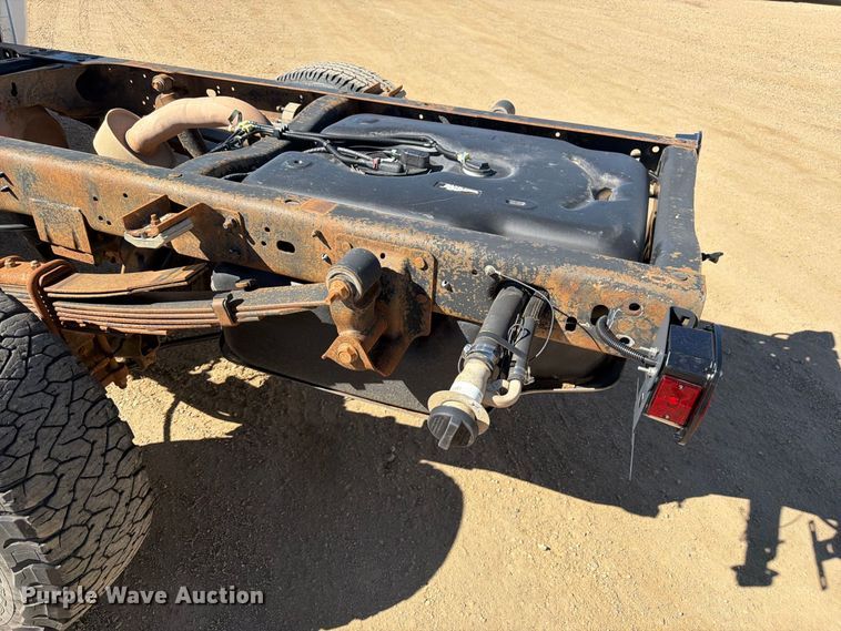 image for item FM7717 2017 RAM 3500 Crew Cab pickup truck cab and chassis