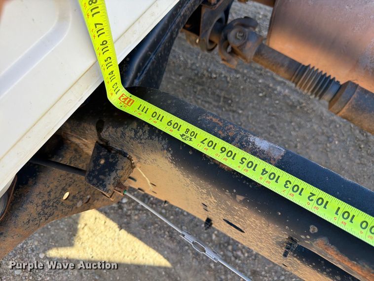 image for item FM7717 2017 RAM 3500 Crew Cab pickup truck cab and chassis