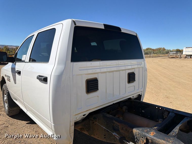 image for item FM7717 2017 RAM 3500 Crew Cab pickup truck cab and chassis