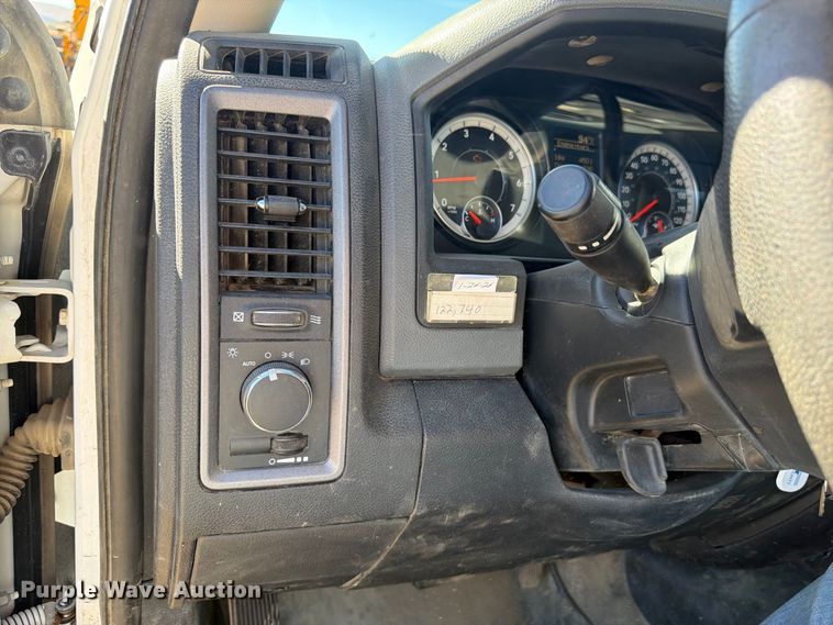 image for item FM7717 2017 RAM 3500 Crew Cab pickup truck cab and chassis
