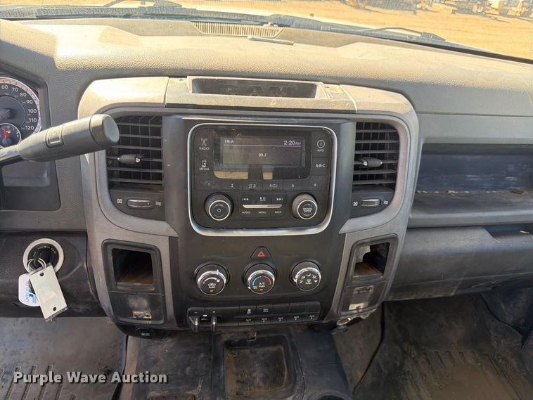 image for item FM7717 2017 RAM 3500 Crew Cab pickup truck cab and chassis