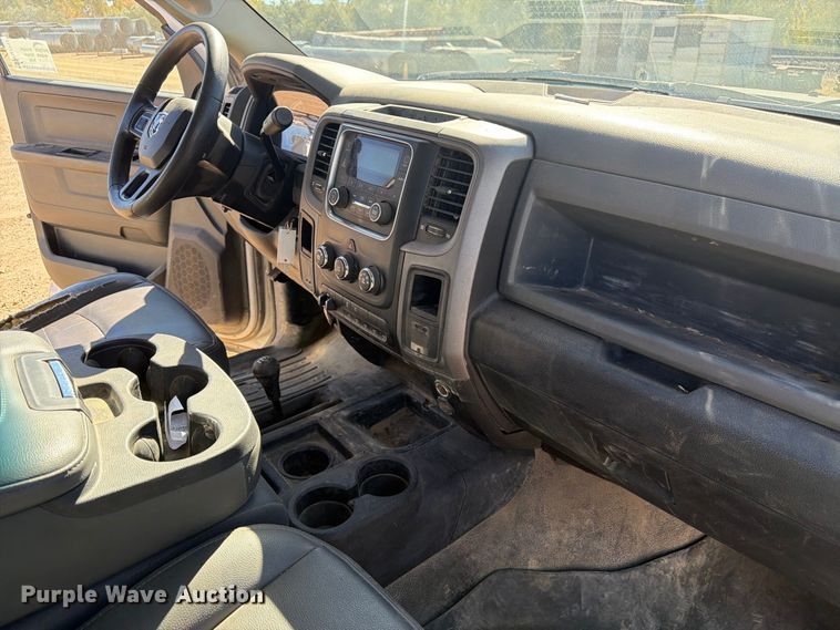 image for item FM7717 2017 RAM 3500 Crew Cab pickup truck cab and chassis