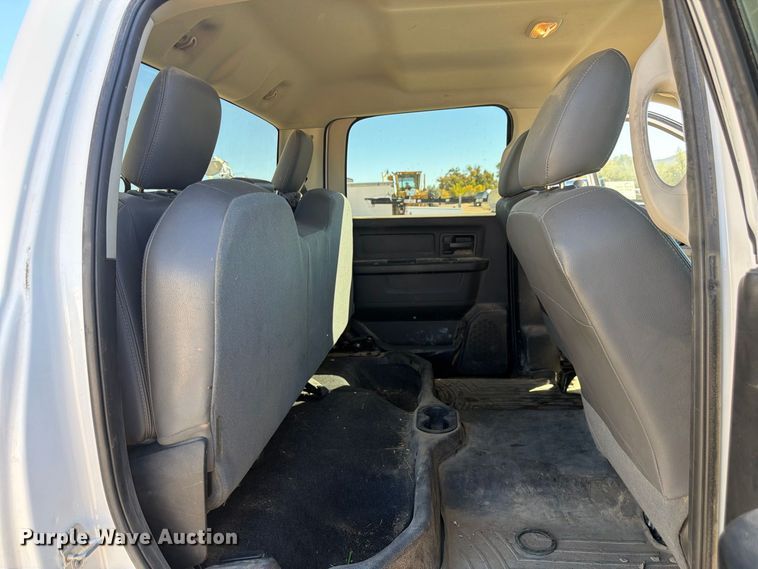 image for item FM7717 2017 RAM 3500 Crew Cab pickup truck cab and chassis