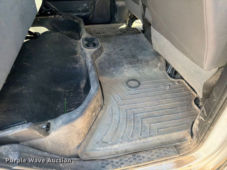 image for item FM7717 2017 RAM 3500 Crew Cab pickup truck cab and chassis