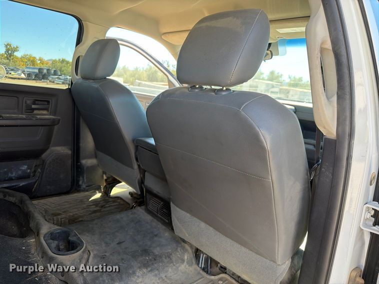 image for item FM7717 2017 RAM 3500 Crew Cab pickup truck cab and chassis