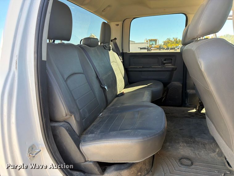image for item FM7717 2017 RAM 3500 Crew Cab pickup truck cab and chassis