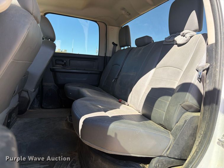 image for item FM7717 2017 RAM 3500 Crew Cab pickup truck cab and chassis