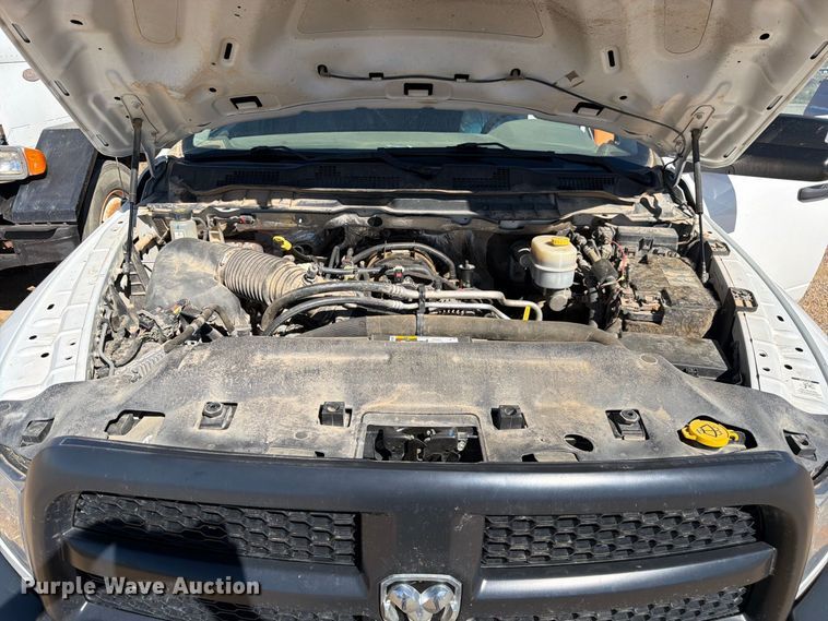 image for item FM7717 2017 RAM 3500 Crew Cab pickup truck cab and chassis