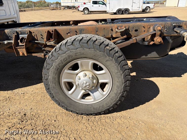 image for item FM7717 2017 RAM 3500 Crew Cab pickup truck cab and chassis