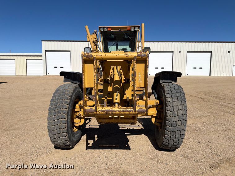 image for item FM7719 1997 Caterpillar 140H motor grader