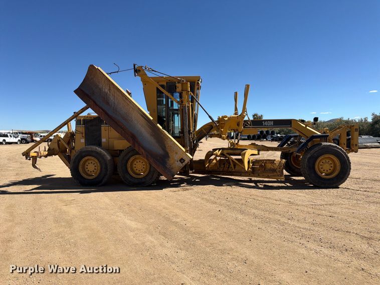 image for item FM7719 1997 Caterpillar 140H motor grader