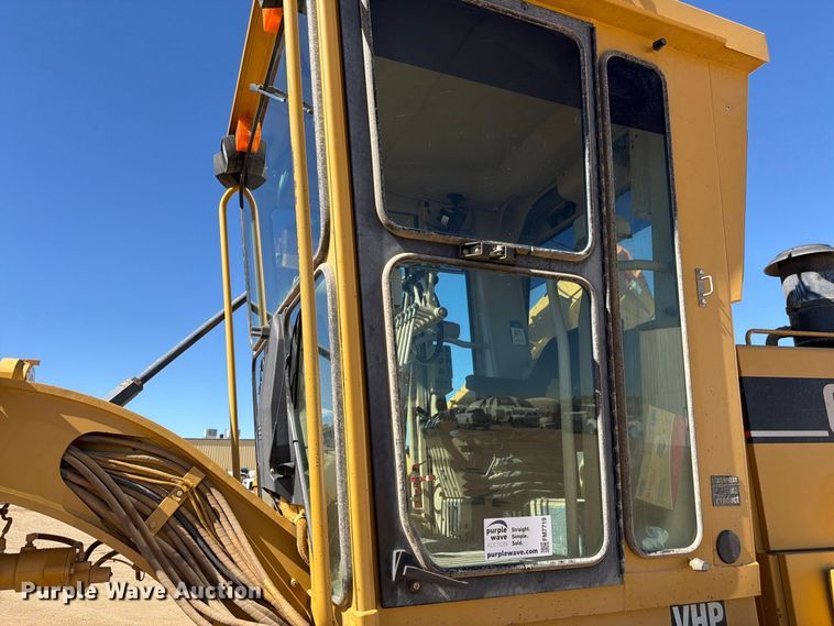 image for item FM7719 1997 Caterpillar 140H motor grader