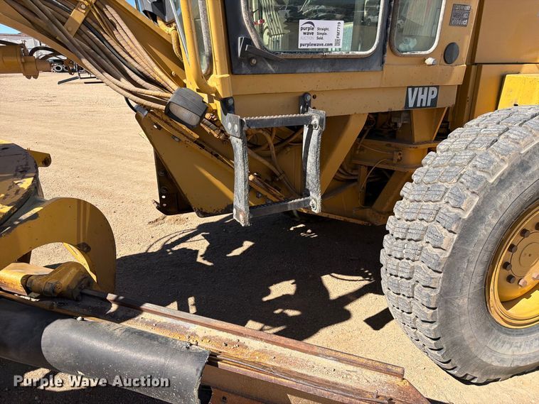 image for item FM7719 1997 Caterpillar 140H motor grader