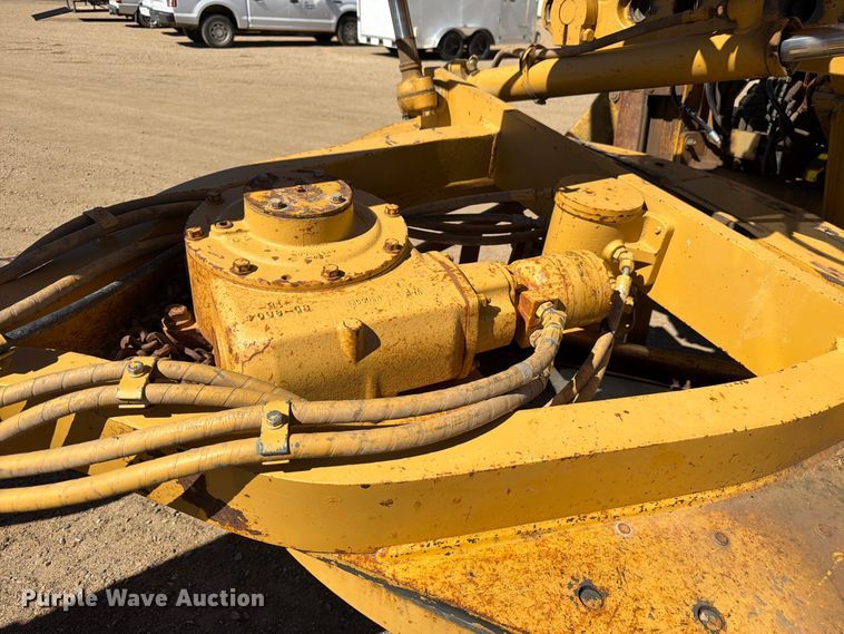image for item FM7719 1997 Caterpillar 140H motor grader