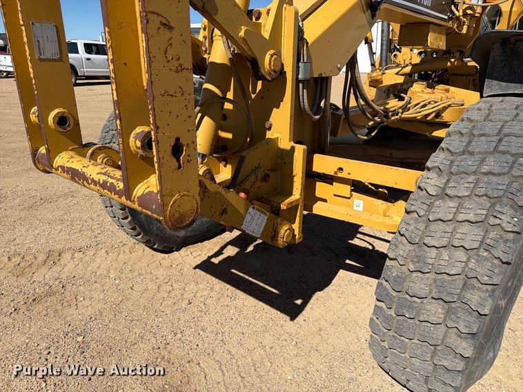 image for item FM7719 1997 Caterpillar 140H motor grader
