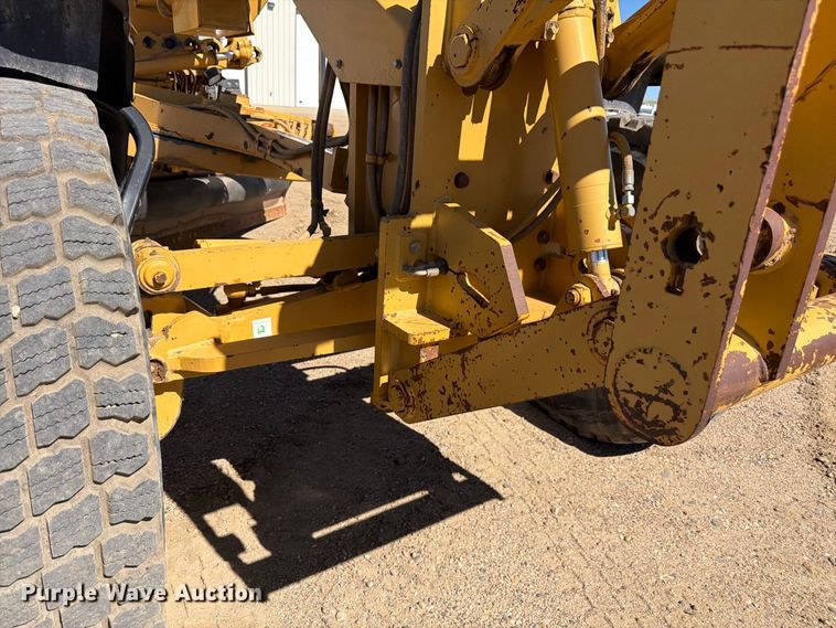 image for item FM7719 1997 Caterpillar 140H motor grader