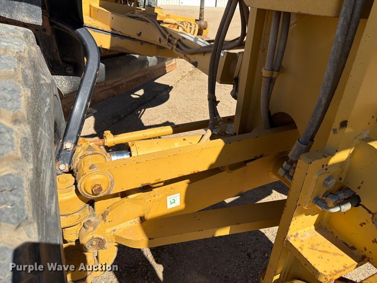 image for item FM7719 1997 Caterpillar 140H motor grader