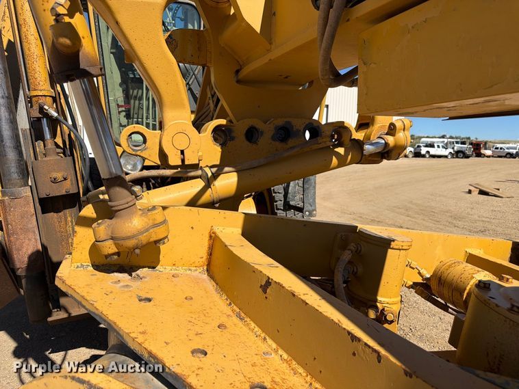 image for item FM7719 1997 Caterpillar 140H motor grader