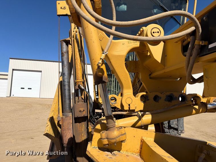 image for item FM7719 1997 Caterpillar 140H motor grader
