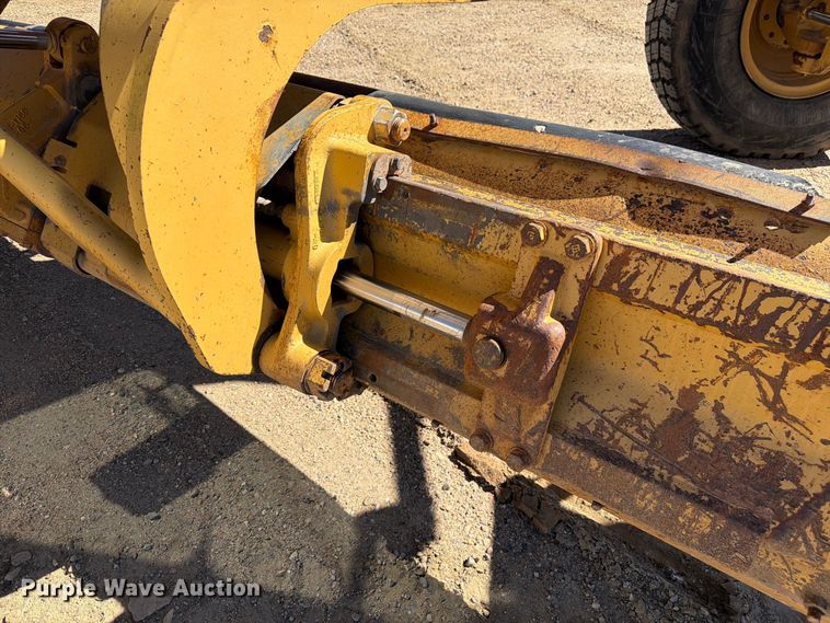 image for item FM7719 1997 Caterpillar 140H motor grader