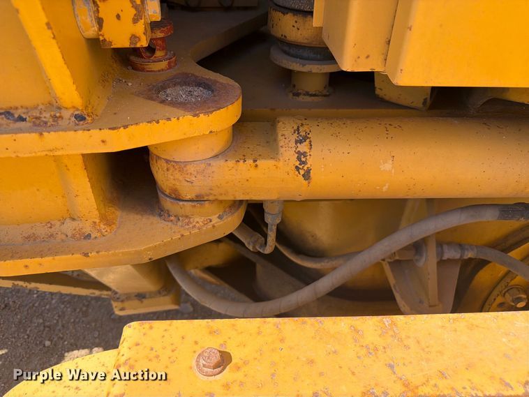 image for item FM7719 1997 Caterpillar 140H motor grader