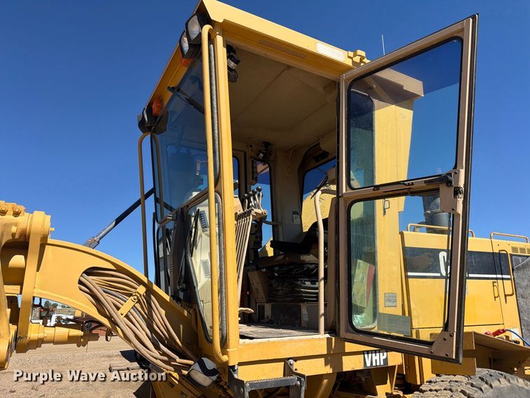 image for item FM7719 1997 Caterpillar 140H motor grader