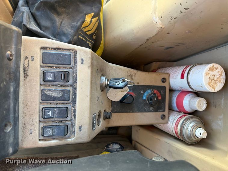 image for item FM7719 1997 Caterpillar 140H motor grader