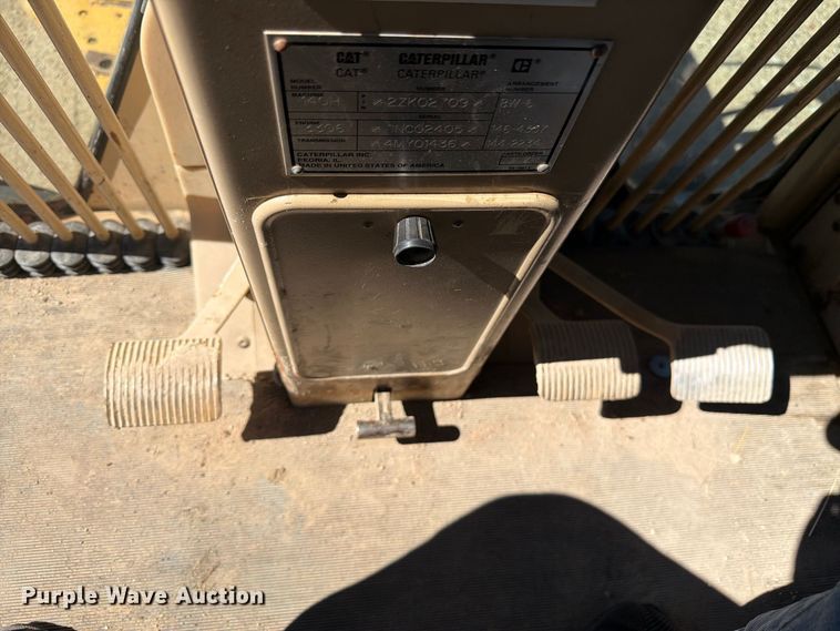 image for item FM7719 1997 Caterpillar 140H motor grader