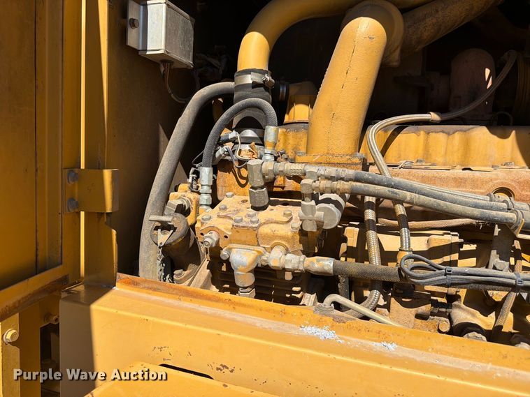 image for item FM7719 1997 Caterpillar 140H motor grader